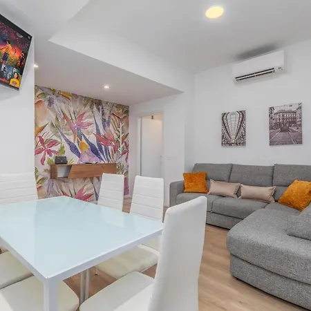 Appartement Easy Parking, 10 Min To Malpensa Express, Air Conditioning