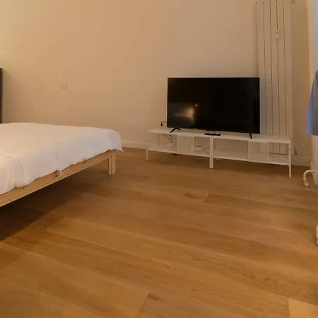 Cozy Navigli Apartment