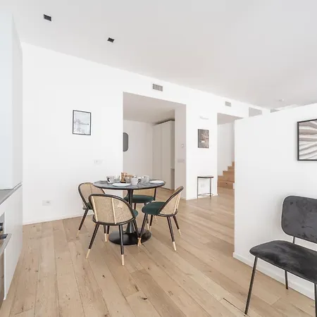 Enora Aapts By Sweett - Sirtori 米兰