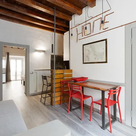 Guesthost - Stylish Industrial Flat Near Navigli Milánó