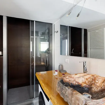 Apartmán Guesthost - Stylish Industrial Flat Near Navigli *