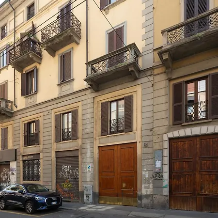 Guesthost - Stylish Industrial Flat Near Navigli