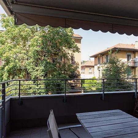 Guesthost - Stylish Viale Toscana Appartamento Milano