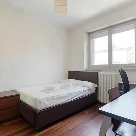 Guesthost - Stylish Viale Toscana Apartment Mailand
