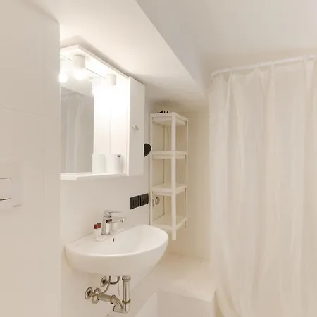Apartamento Guesthost - Magenta Long Let Apts *