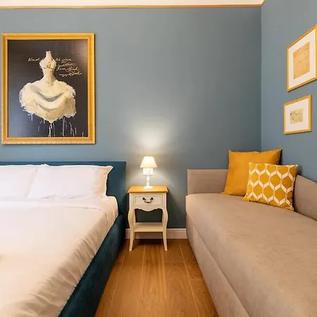 Luxury 10 Minutes From Duomo 米兰