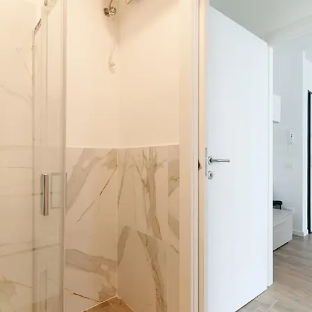 Apartment Guesthost - Comfy Milan