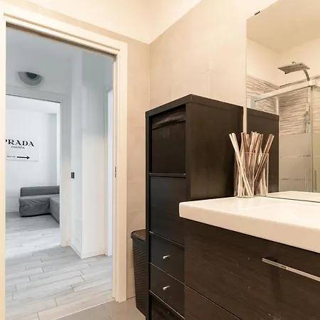 Guesthost - Bonola M1 Balcony Apartament *