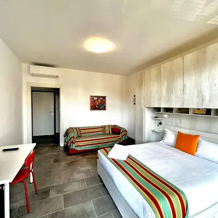 Apartament New And Cozy Metro Parking Train To Airport