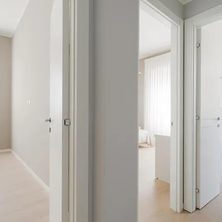Guesthost - Cozy & Bright Apartmán *