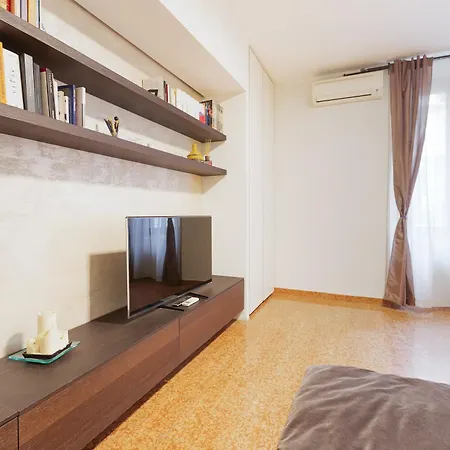 Appartement Guesthost - Arco Della Pace Milan