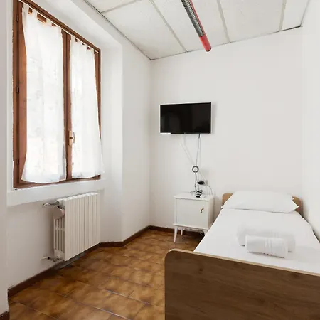 Apartment Guesthost - M3 Lodi Tibb-brenta Comfy Flat Milan