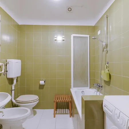 Guesthost - M2 Agostino Romantic Milaan