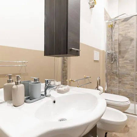Guesthost - Modern & Cozy In X4 * Μιλάνο