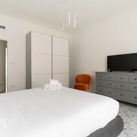 Guesthost - Spacious Navigli Milán