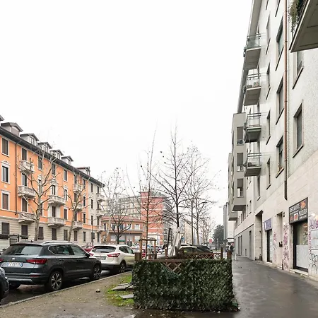 Guesthost - Spacious Navigli Appartement Milaan