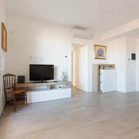 Apartament Guesthost - Milano-affori Balcony Mediolan