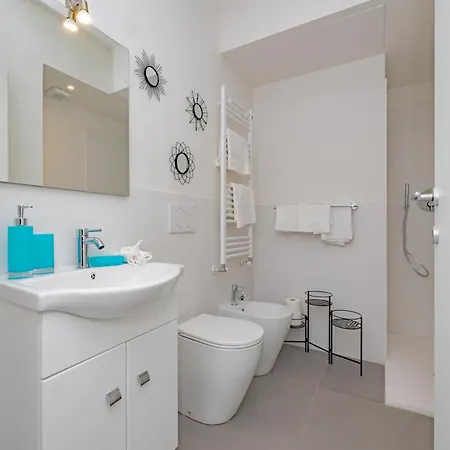 Guesthost - Cosy Milano- Buenos Aires & Loreto Milano