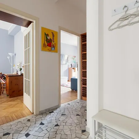 شقة Guesthost - Unimi & Politecnico Roomy With Balcony *