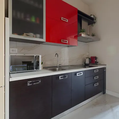 Guesthost - Bright With Balcony - Piazzale Loreto Mailand