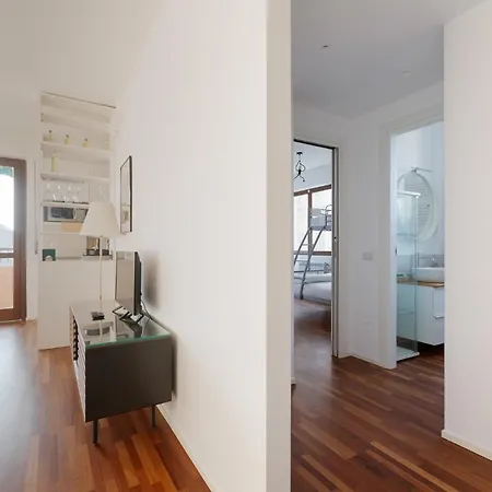 Guesthost - Modern With Balcony Near Niguarda Hospital 公寓 米兰
