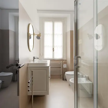 Guesthost - Sant'ambrogio & Duomo Elegant 아파트 밀라노