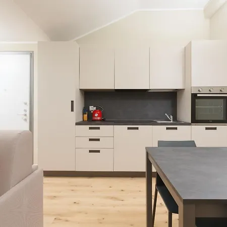 Guesthost - Primaticcio M1 Modern And Bright * Milano