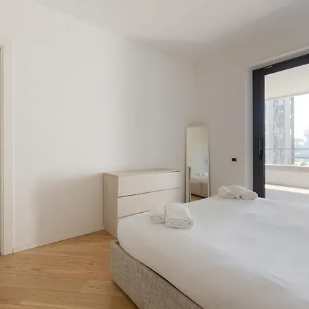 Modern With Balcony In Portello District Milano