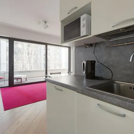 Modern With Balcony In Portello District Appartamento