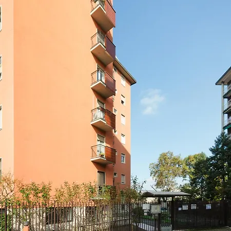 Guesthost - Parco Nord With 2 Bedrooms * ミラノ