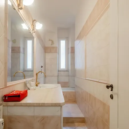 Guesthost - Corso Lodi Cozy With Balcony דירה