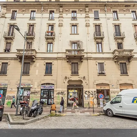 아파트 Guesthost - Bright Apt- Piazzale Loreto *