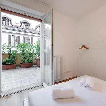 Vigoni 3 - Wonderful Penthouse With Terrace - B Apartament Mediolan