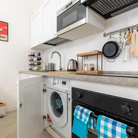 Cozy 1 Bdr - Downtown Navigli, Duomo * 밀라노