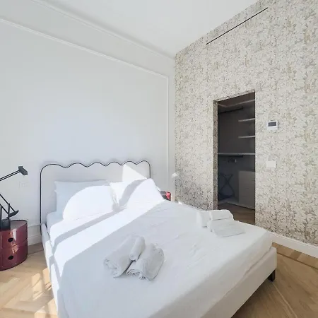 Design & Comfort In Porta Romana Apartment *