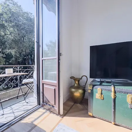 Design & Comfort In Porta Romana Apartment