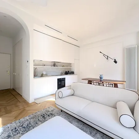 Design & Comfort In Porta Romana Milan