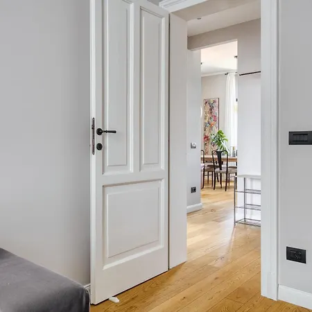 Hostmate - - Zara 61 *