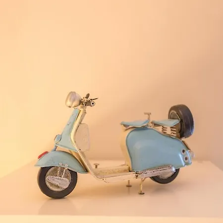 Bright & Cozy 2 Bedroom Flat 50m From M4 Stop Apartman