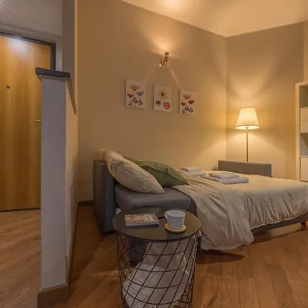 Bright & Cozy 2 Bedroom Flat 50m From M4 Stop * Milano