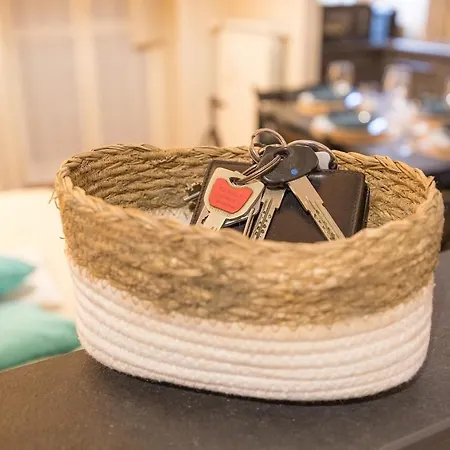 Bright & Cozy 2 Bedroom Flat 50m From M4 Stop Apartman Milánó