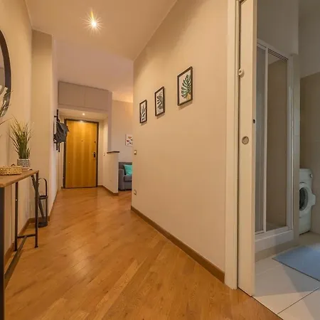 Bright & Cozy 2 Bedroom Flat 50m From M4 Stop * Milano
