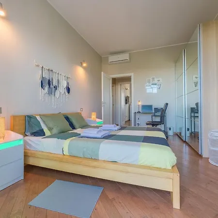 Bright & Cozy 2 Bedroom Flat 50m From M4 Stop Lejlighed Milano