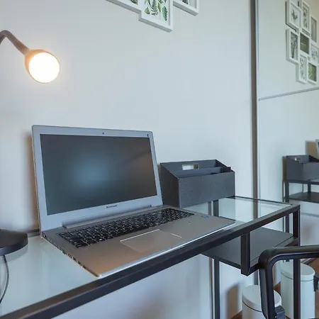 Lejlighed Bright & Cozy 2 Bedroom Flat 50m From M4 Stop Milano