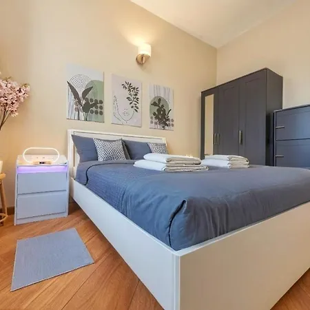 Apartman Bright & Cozy 2 Bedroom Flat 50m From M4 Stop