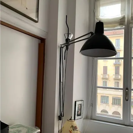 Accogliente Stanza Privata Con Bagno In Zona Duomo, Habitación en casa particular Milán
