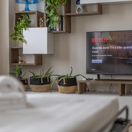 Stylish Porta Romana With Terrace Apartamento