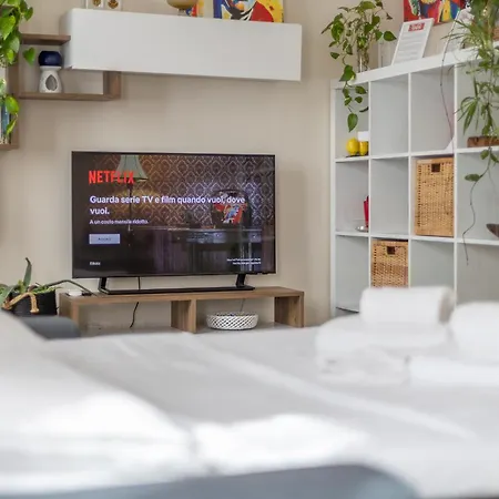 Stylish Porta Romana With Terrace Milão