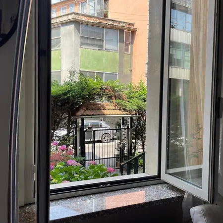 Entire Private 12 Minutes From Duomo