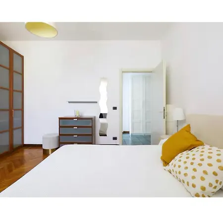 Cozy Flat Via Savona- Tortona شقة
